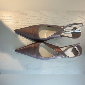 Elegant Bronze Pointed-Toe Women's Shoes size 9